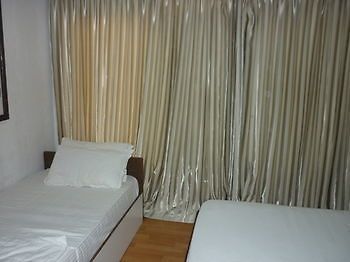 Batuta Maldives Surf View Hotel Тулусдоо Екстериор снимка